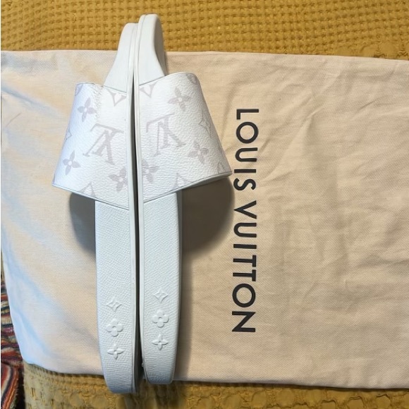 LV Waterfront mule Monogram rubber. Completely waterproof pool slide - Picture 3 of 4